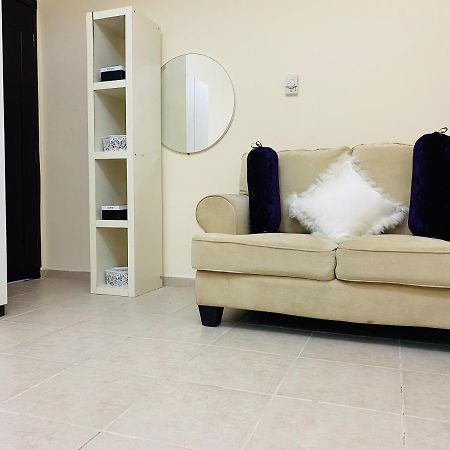 Nash Guest House Females Only Dubai Ngoại thất bức ảnh