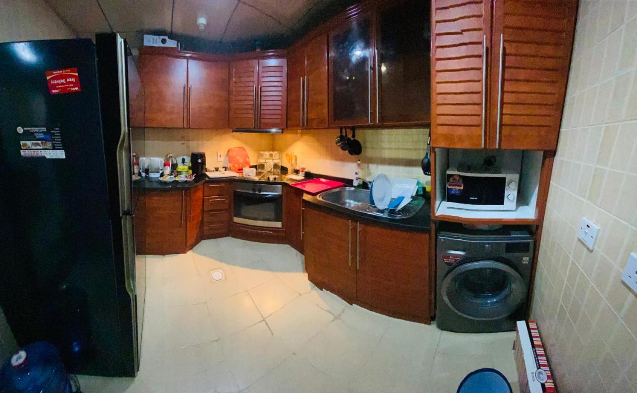 Nash Guest House Females Only Dubai Ngoại thất bức ảnh