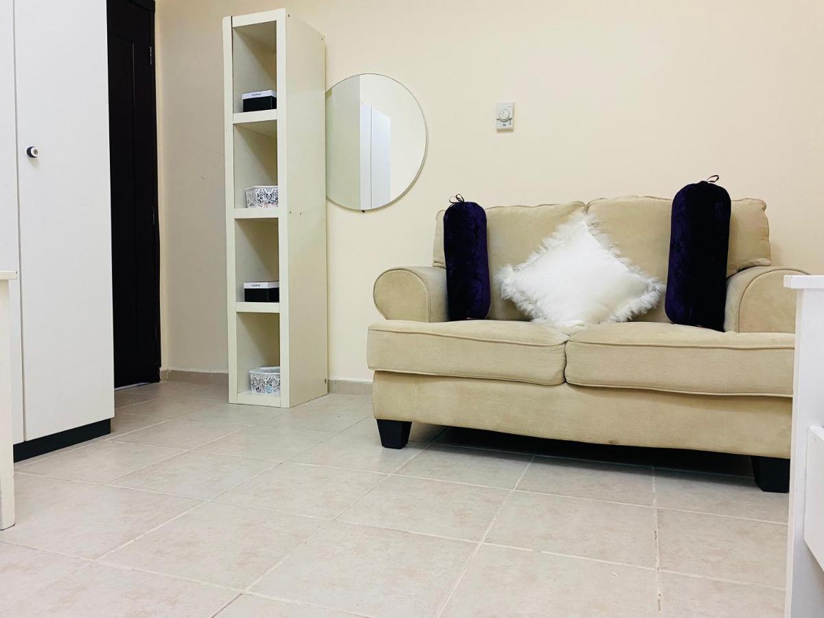 Nash Guest House Females Only Dubai Ngoại thất bức ảnh