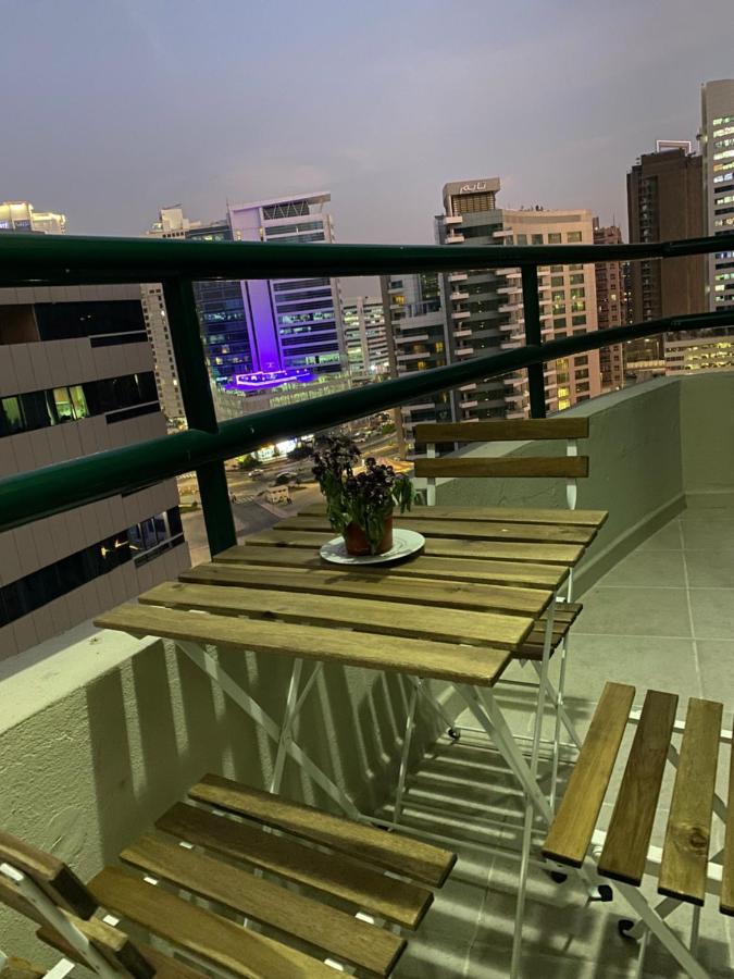 Nash Guest House Females Only Dubai Ngoại thất bức ảnh