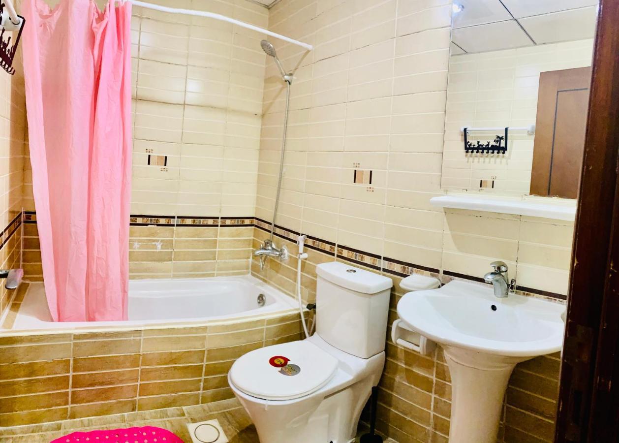 Nash Guest House Females Only Dubai Ngoại thất bức ảnh