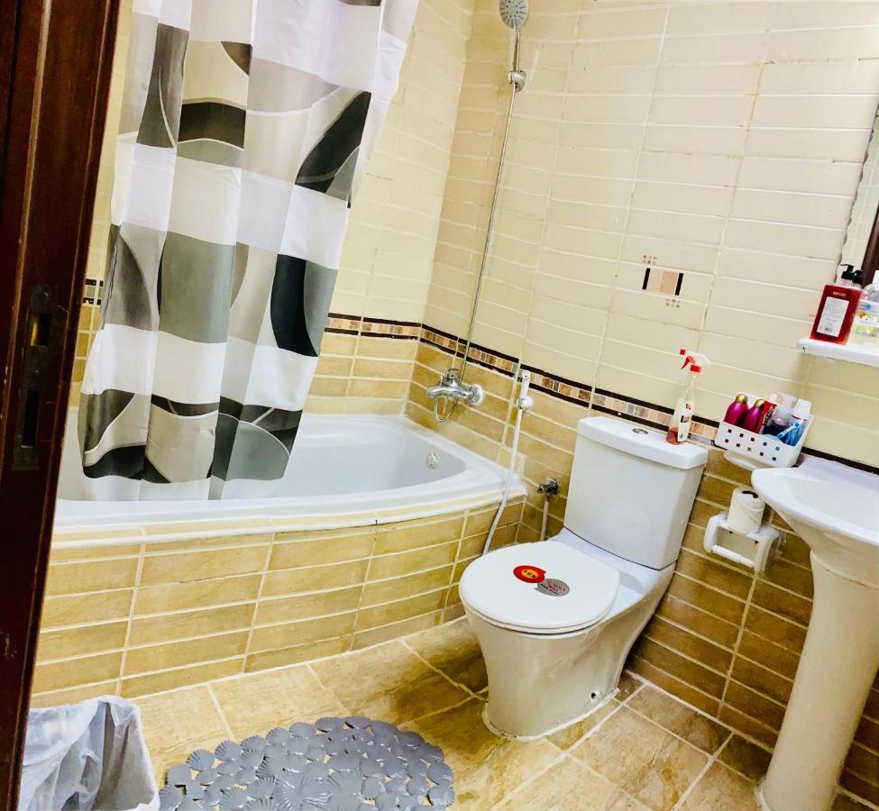 Nash Guest House Females Only Dubai Ngoại thất bức ảnh